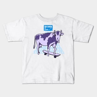 Cow - Skateboarding for everyone Kids T-Shirt